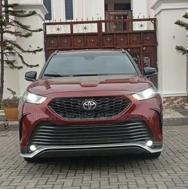 Toyota Highlander XLE FWD 2023 Red