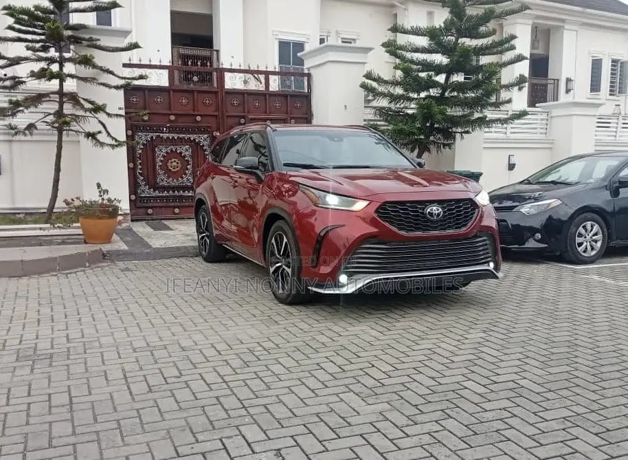 Toyota Highlander XLE FWD 2023 Red