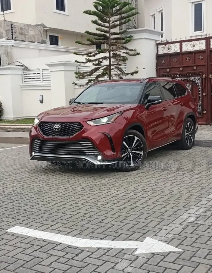 Toyota Highlander XLE FWD 2023 Red