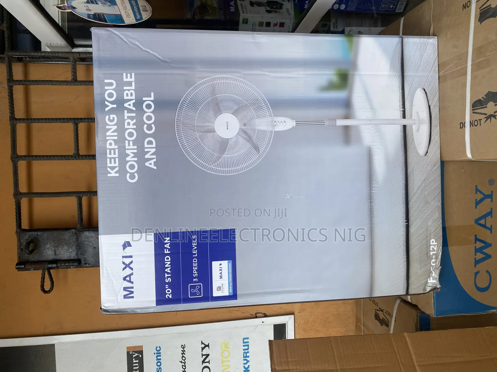 Maxi Standing Fan 20 Inches White : 65w,Adjustable Height,• 3 Speed