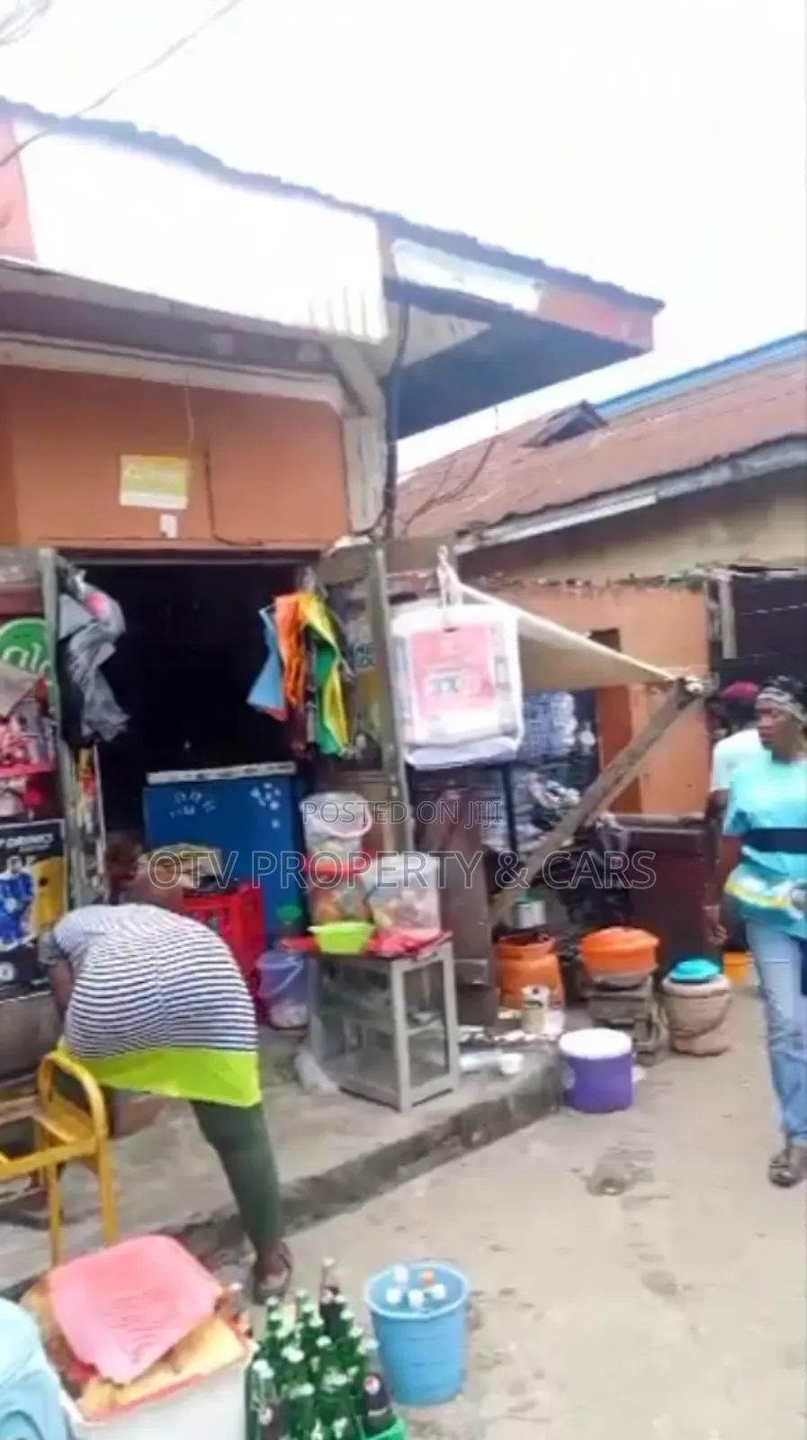 12bdrm Bungalow in Sabo / Yaba for sale
