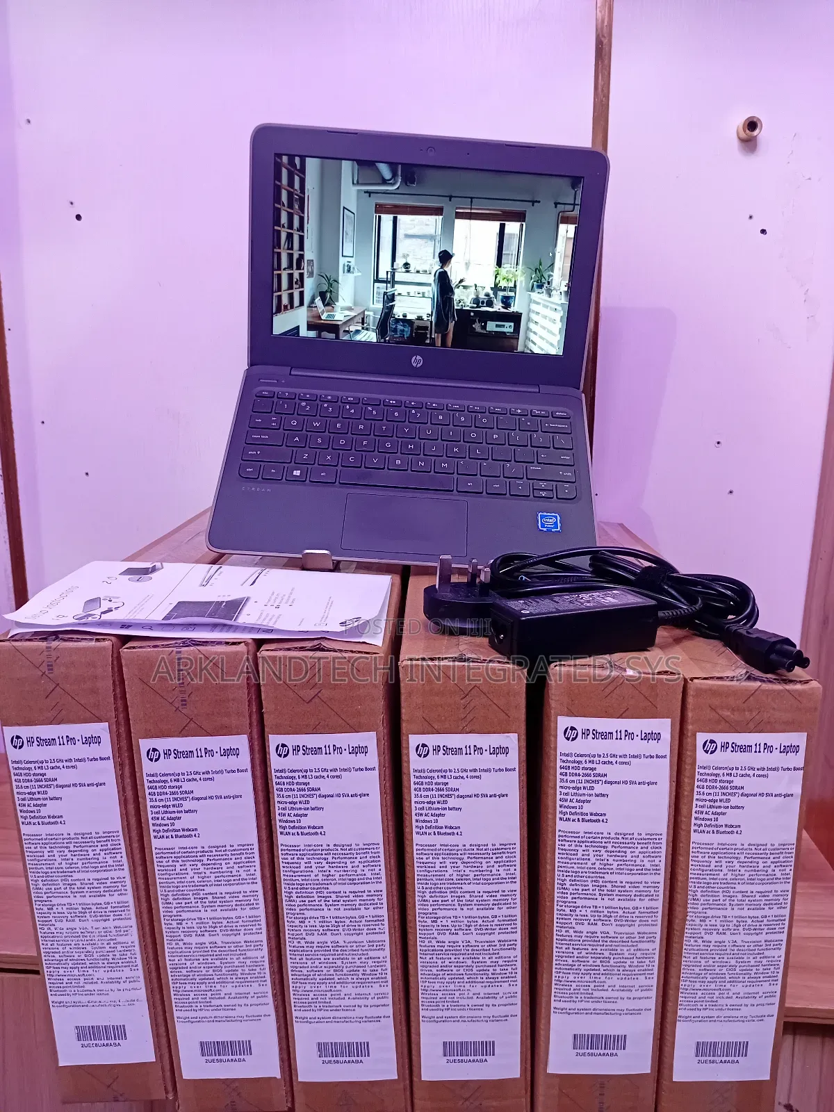 New Laptop HP Stream 11 Pro G4 EE 4GB Intel Celeron SSD 32GB