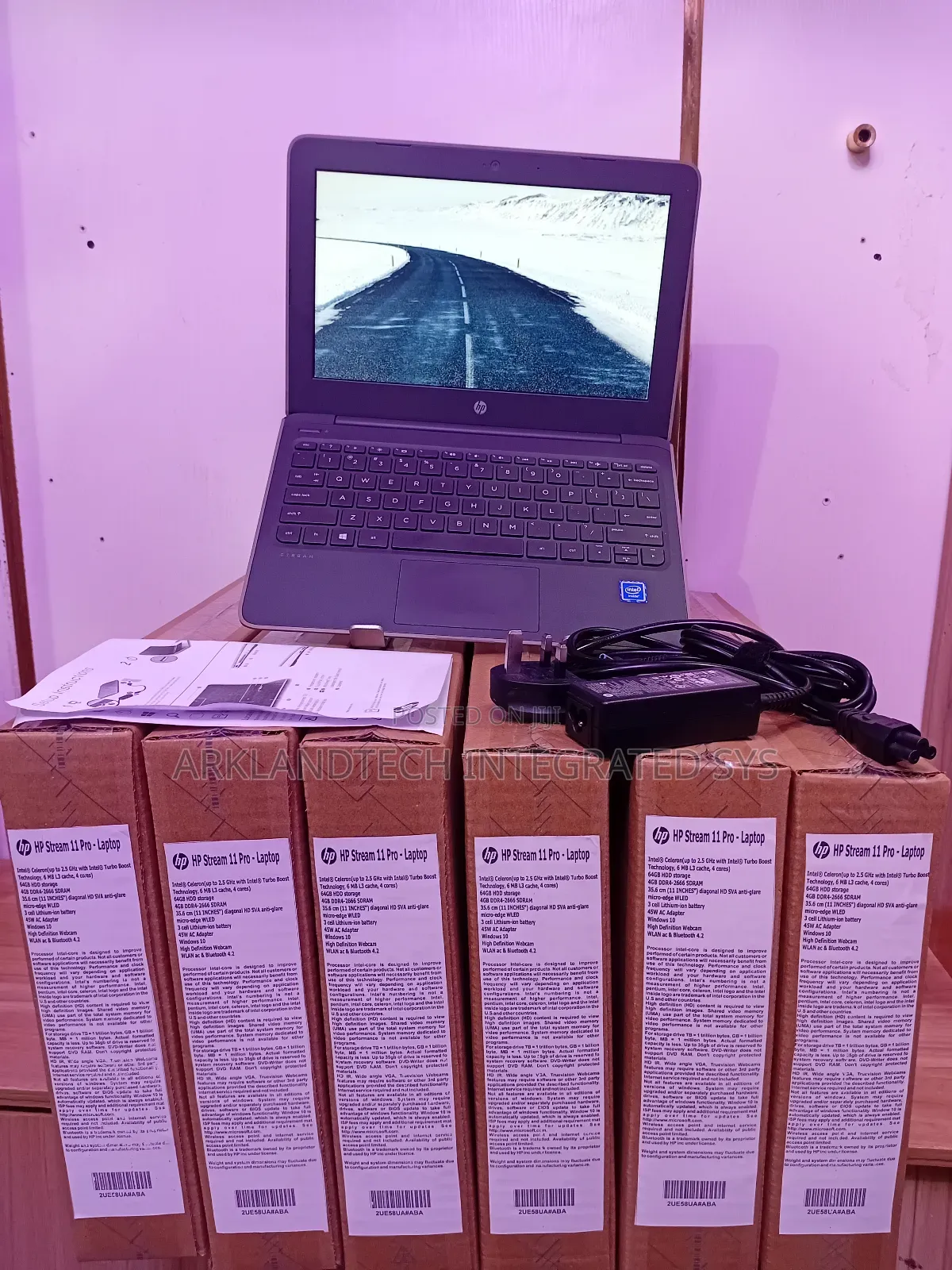 New Laptop HP Stream 11 Pro G4 EE 4GB Intel Celeron SSD 32GB