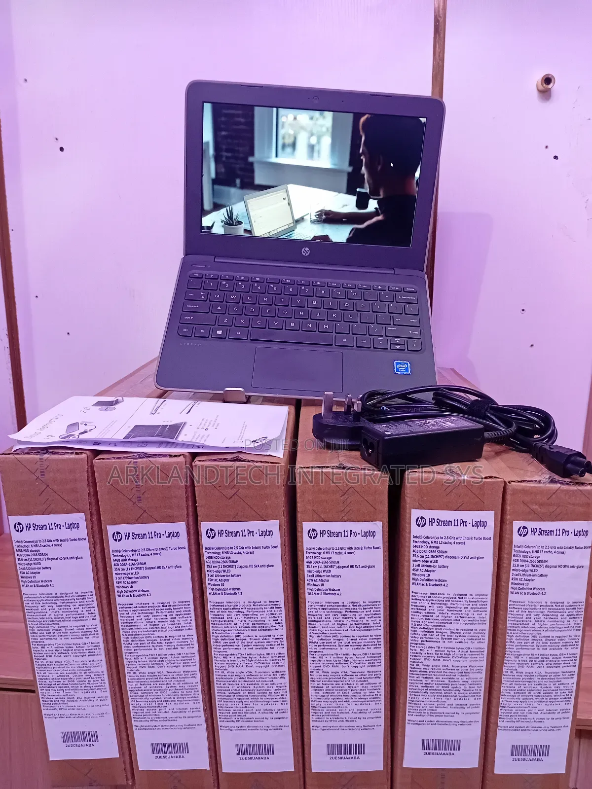 New Laptop HP Stream 11 Pro G4 EE 4GB Intel Celeron SSD 40GB