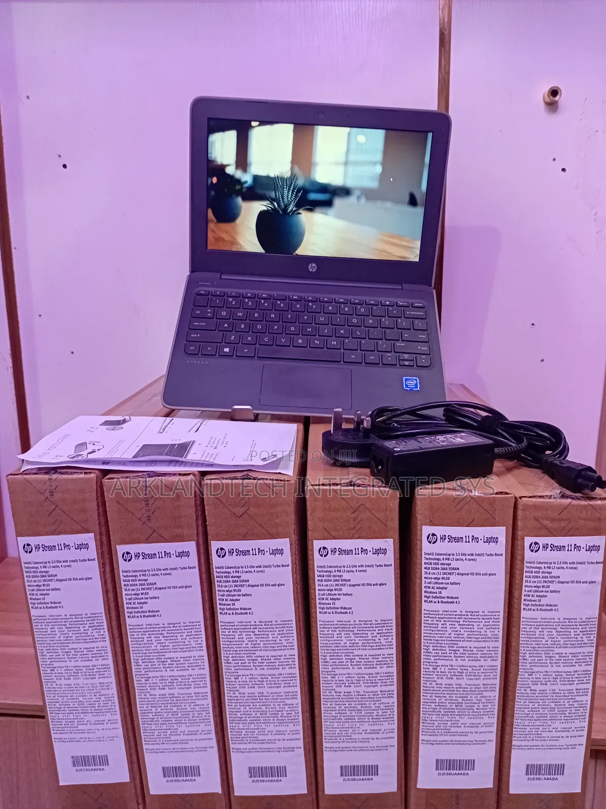 New Laptop HP Stream 11 Pro G4 EE 4GB Intel Celeron SSD 60GB