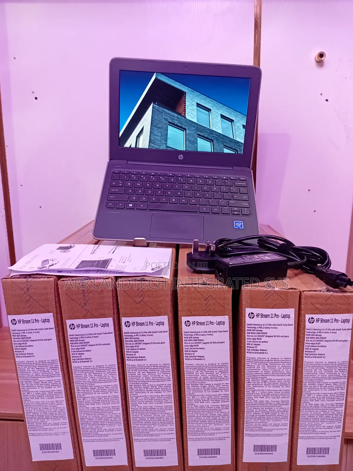 New Laptop HP Stream 11 Pro G4 EE 4GB Intel Celeron SSD 60GB