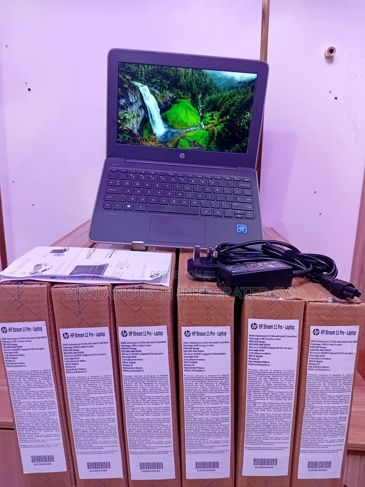 New Laptop HP Stream 11 Pro G4 EE 4GB Intel Celeron SSD 72GB