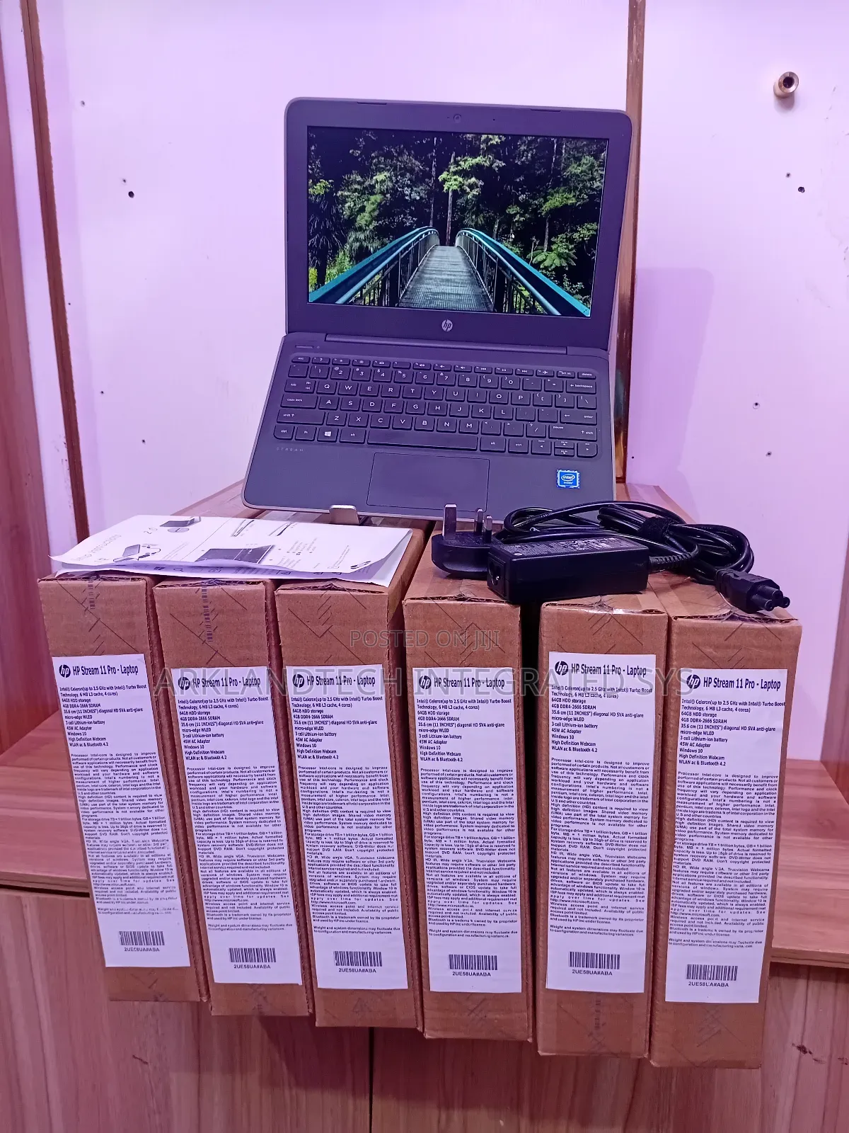New Laptop HP Stream 11 Pro G4 EE 4GB Intel Celeron SSD 72GB