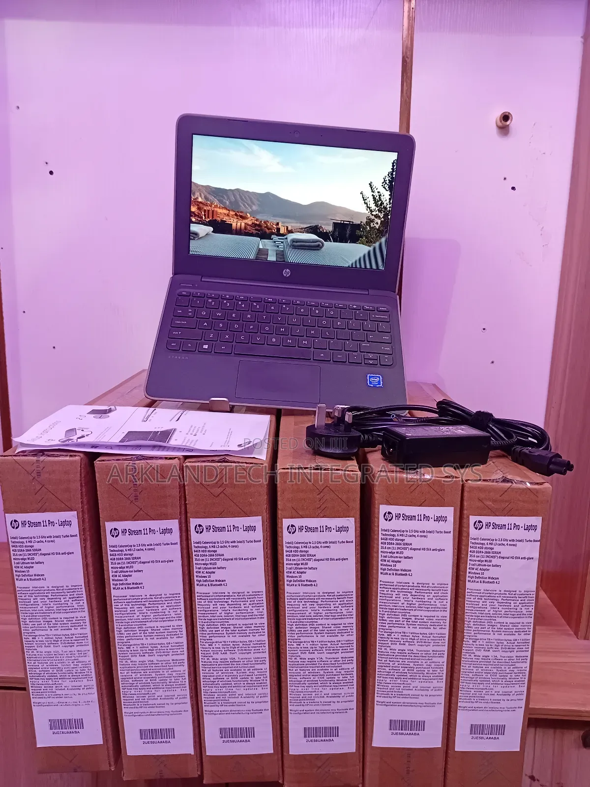 New Laptop HP Stream 11-ah110hr 4GB Intel Celeron SSD 48GB