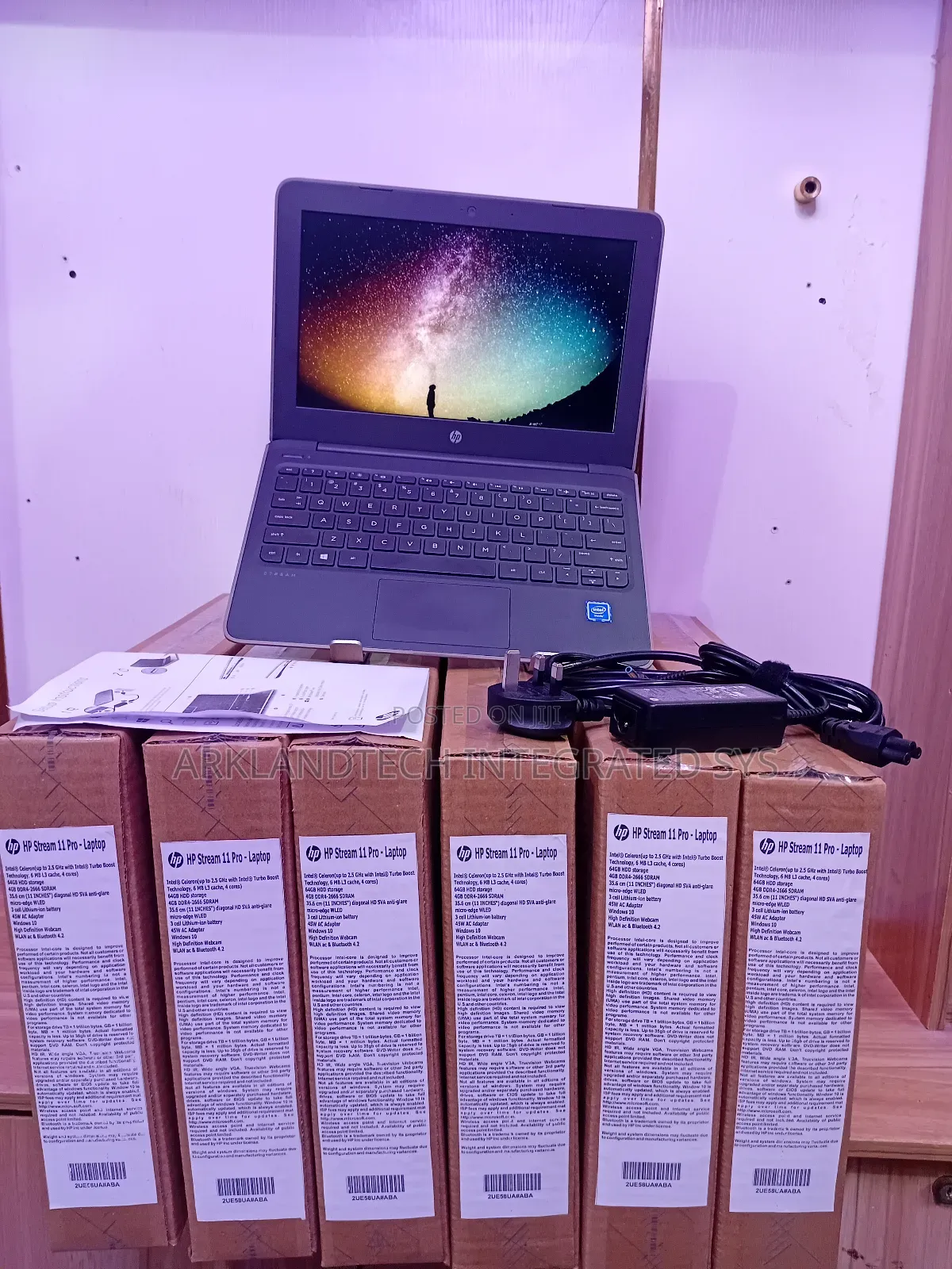 New Laptop HP Stream 11-ah110hr 4GB Intel Celeron SSD 48GB