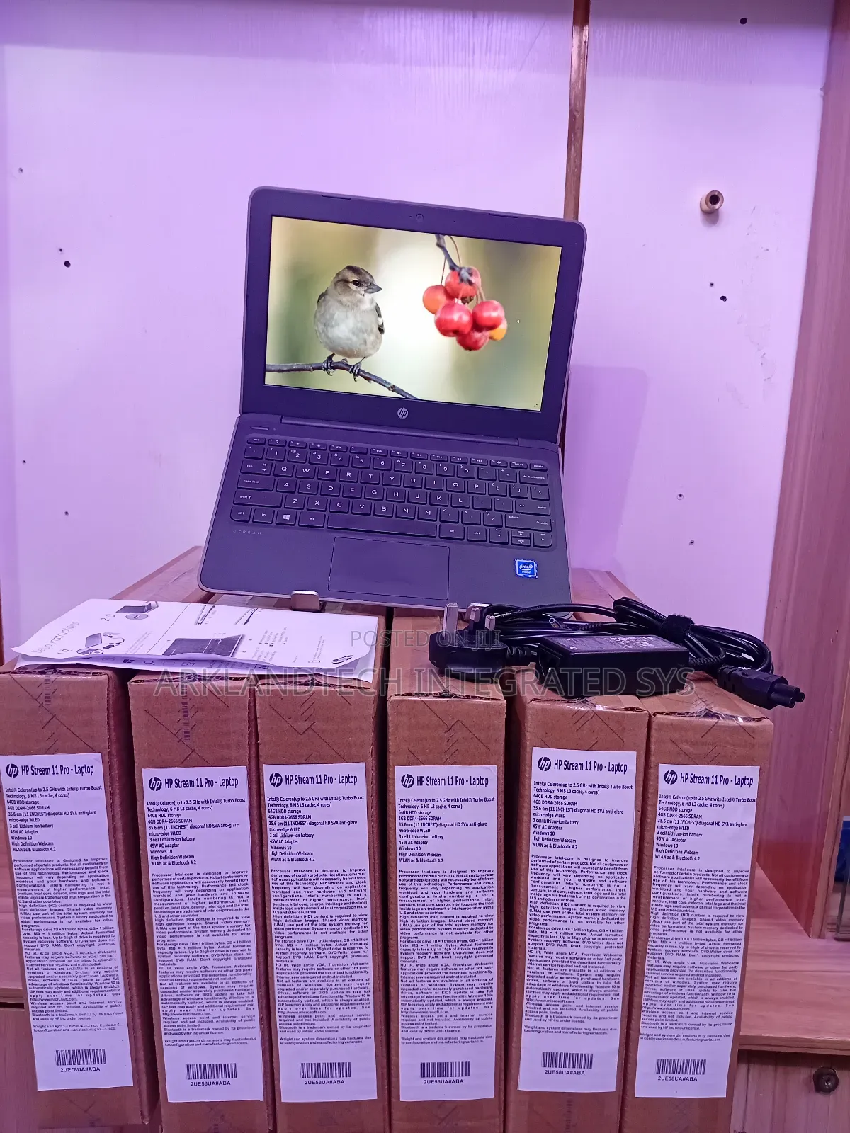New Laptop HP Stream 11-ah110hr 4GB Intel Celeron SSD 48GB