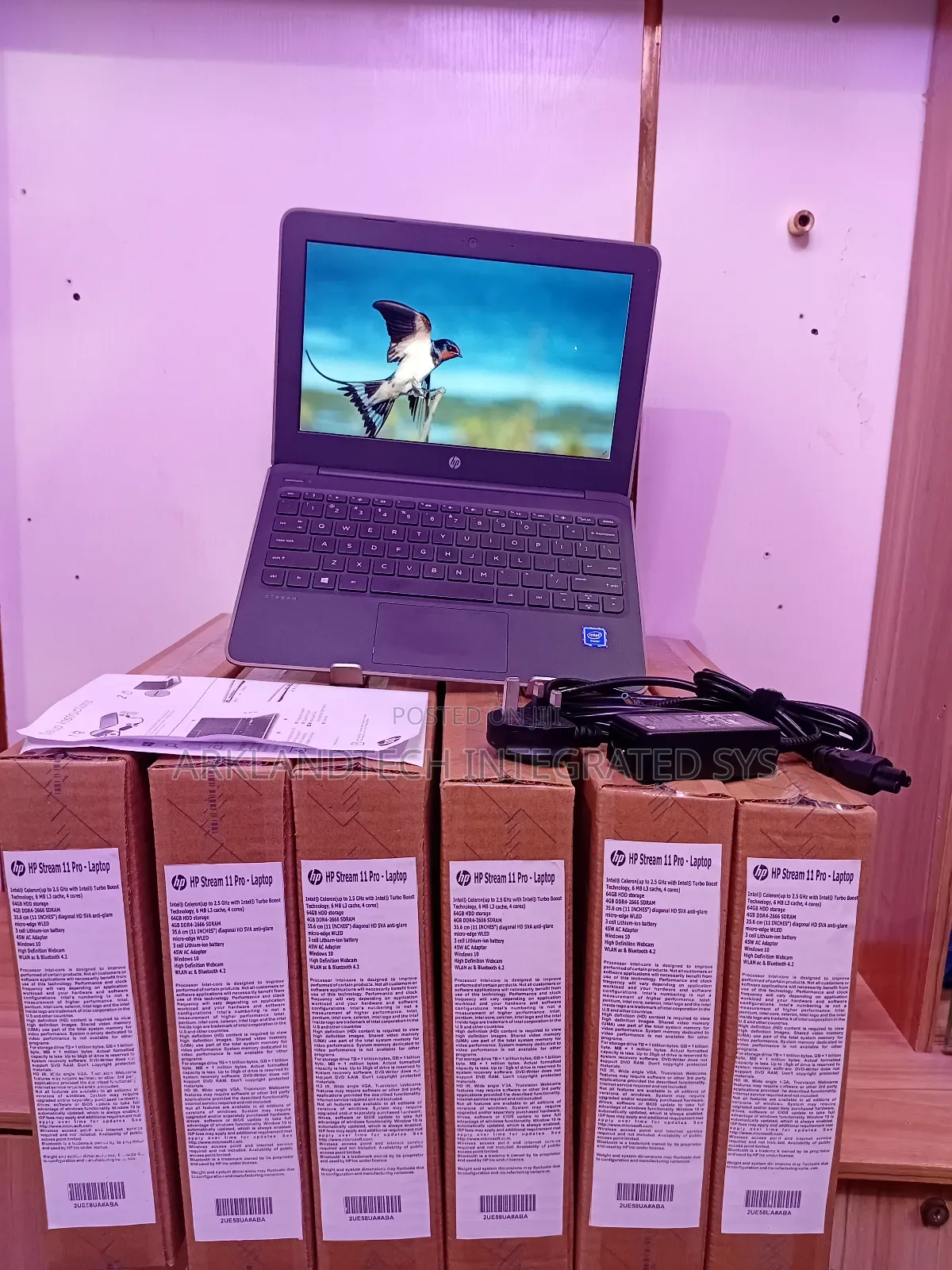 New Laptop HP Stream 11-ah110hr 4GB Intel Celeron SSD 60GB