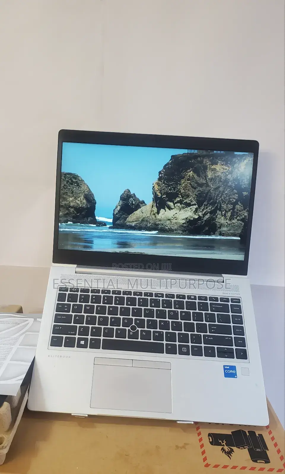 New Laptop HP EliteBook 8560P 8GB Intel Core I5 SSD 1T