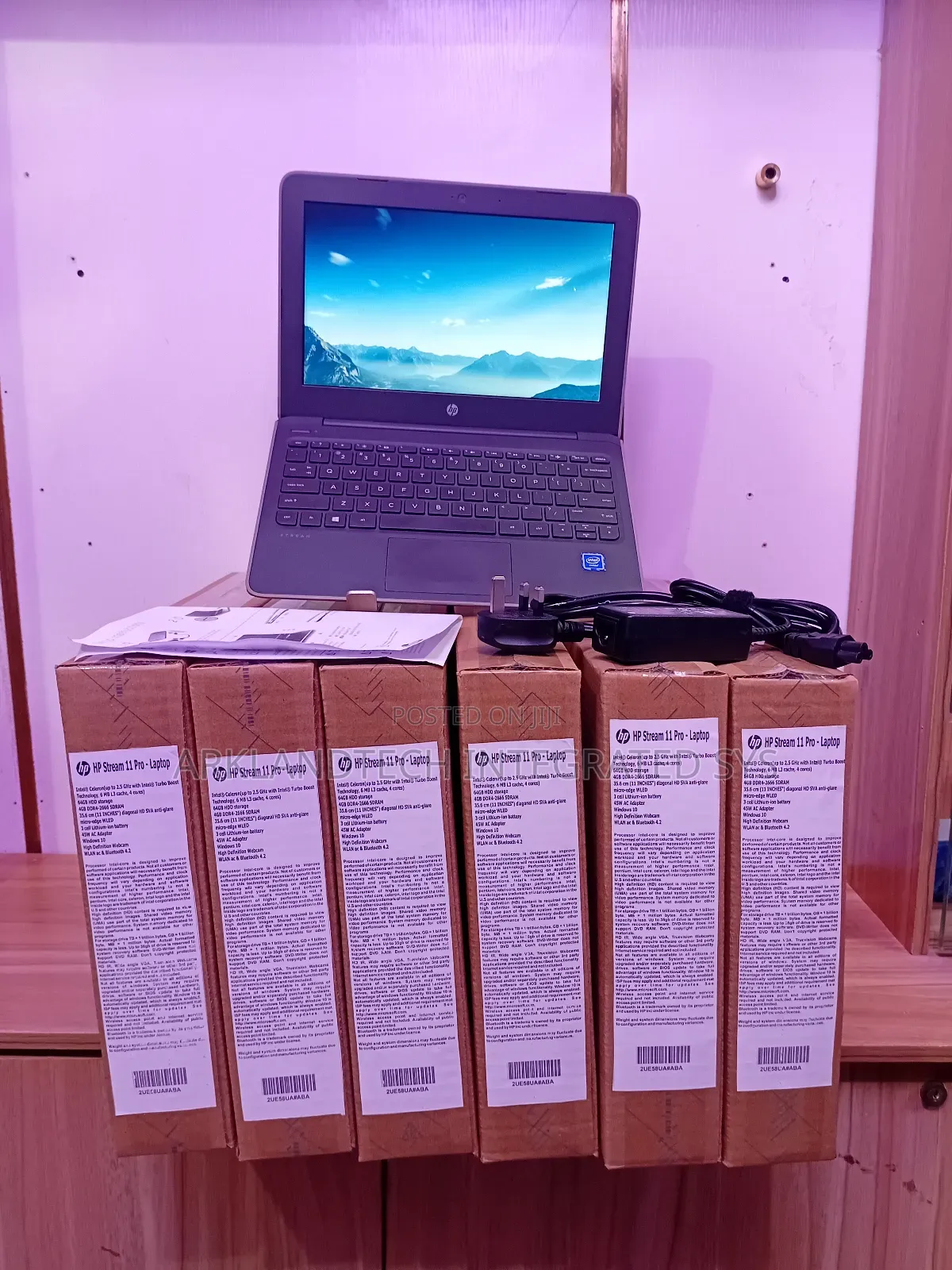 New Laptop HP Stream 14 4GB Intel Celeron SSD 48GB