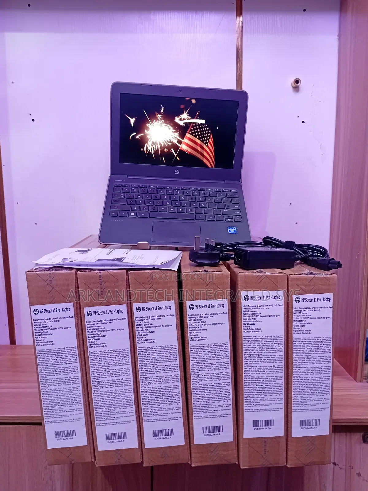 New Laptop HP Stream 14 4GB Intel Celeron SSD 48GB