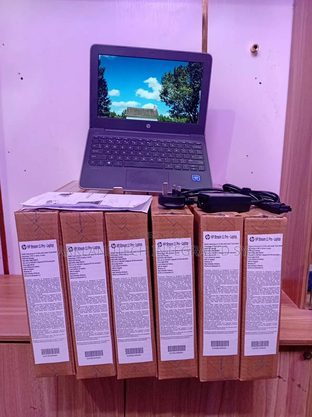 New Laptop HP Stream 14 4GB Intel Celeron SSD 48GB