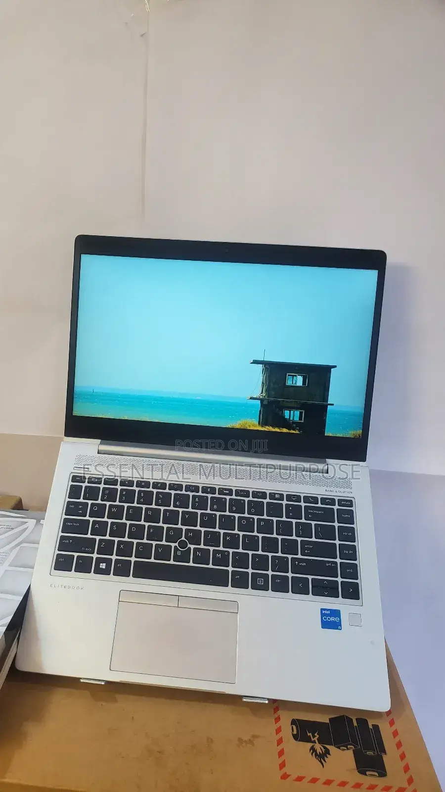 New Laptop HP EliteBook 8560W 8GB Intel Core I5 SSD 256GB
