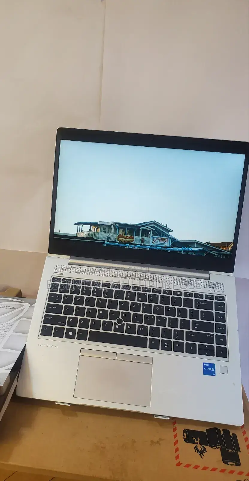 New Laptop HP EliteBook 8560W 8GB Intel Core I5 SSD 256GB