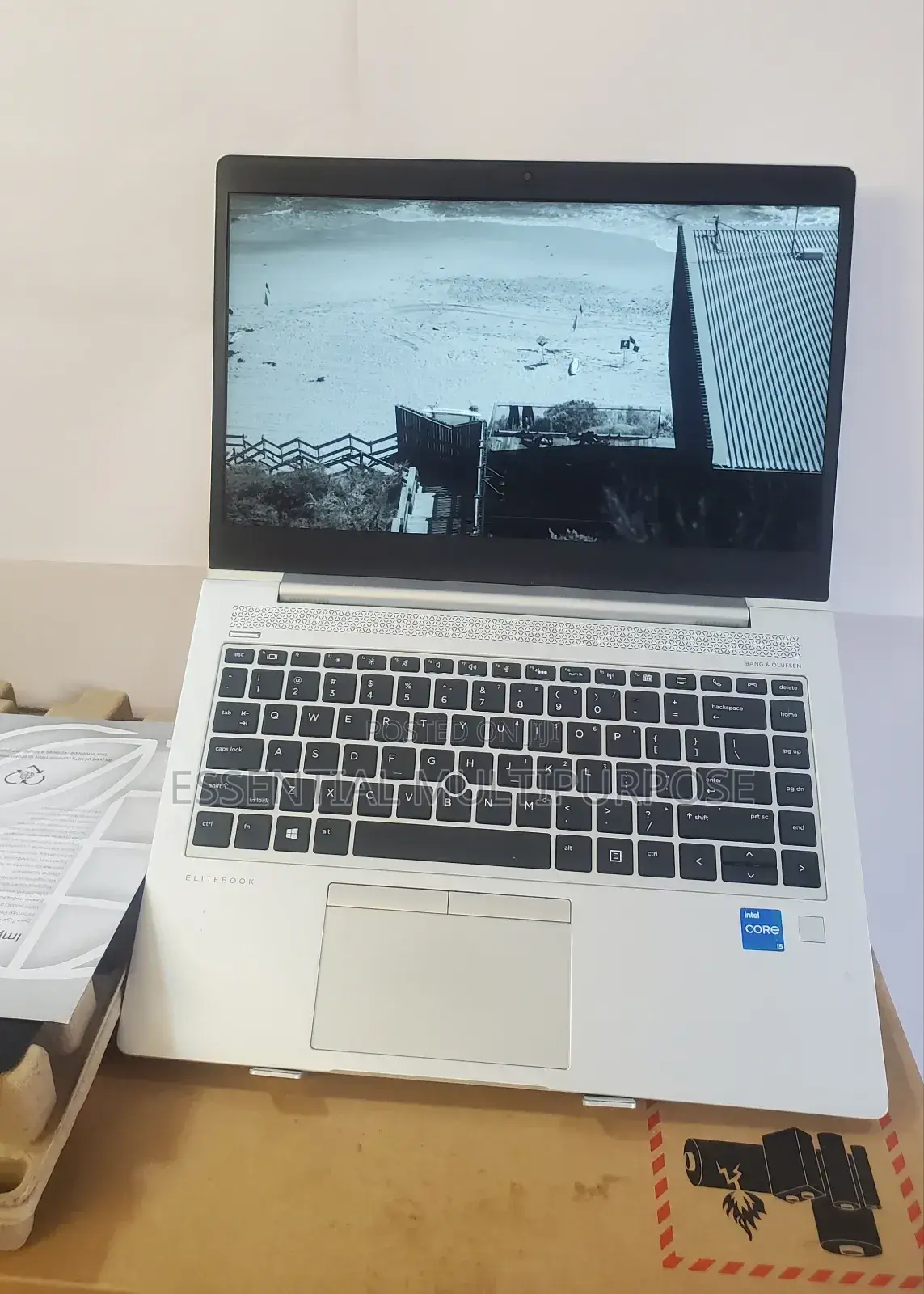 New Laptop HP EliteBook 8560W 8GB Intel Core I5 SSD 256GB