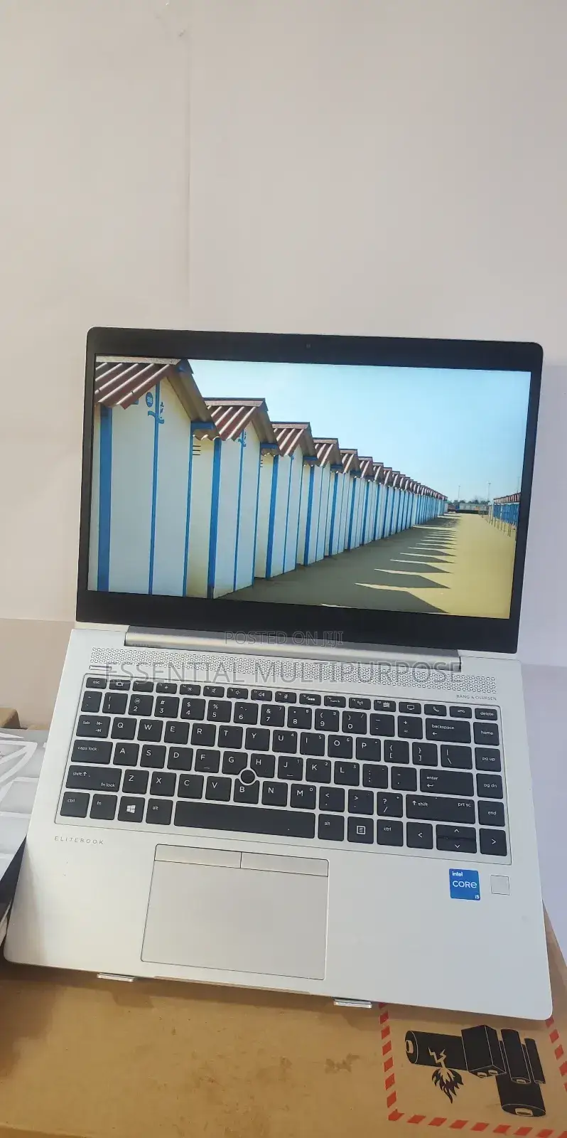 New Laptop HP EliteBook 8560W 12GB Intel Core I5 SSD 256GB