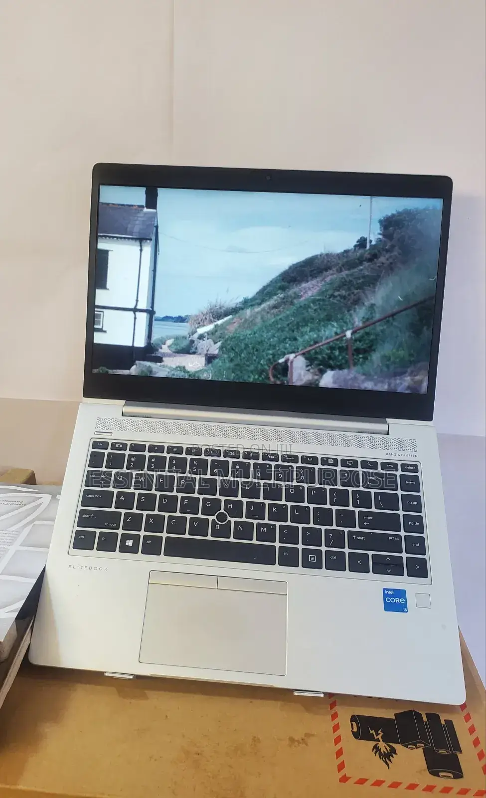 New Laptop HP EliteBook 8560W 16GB Intel Core I5 SSD 256GB