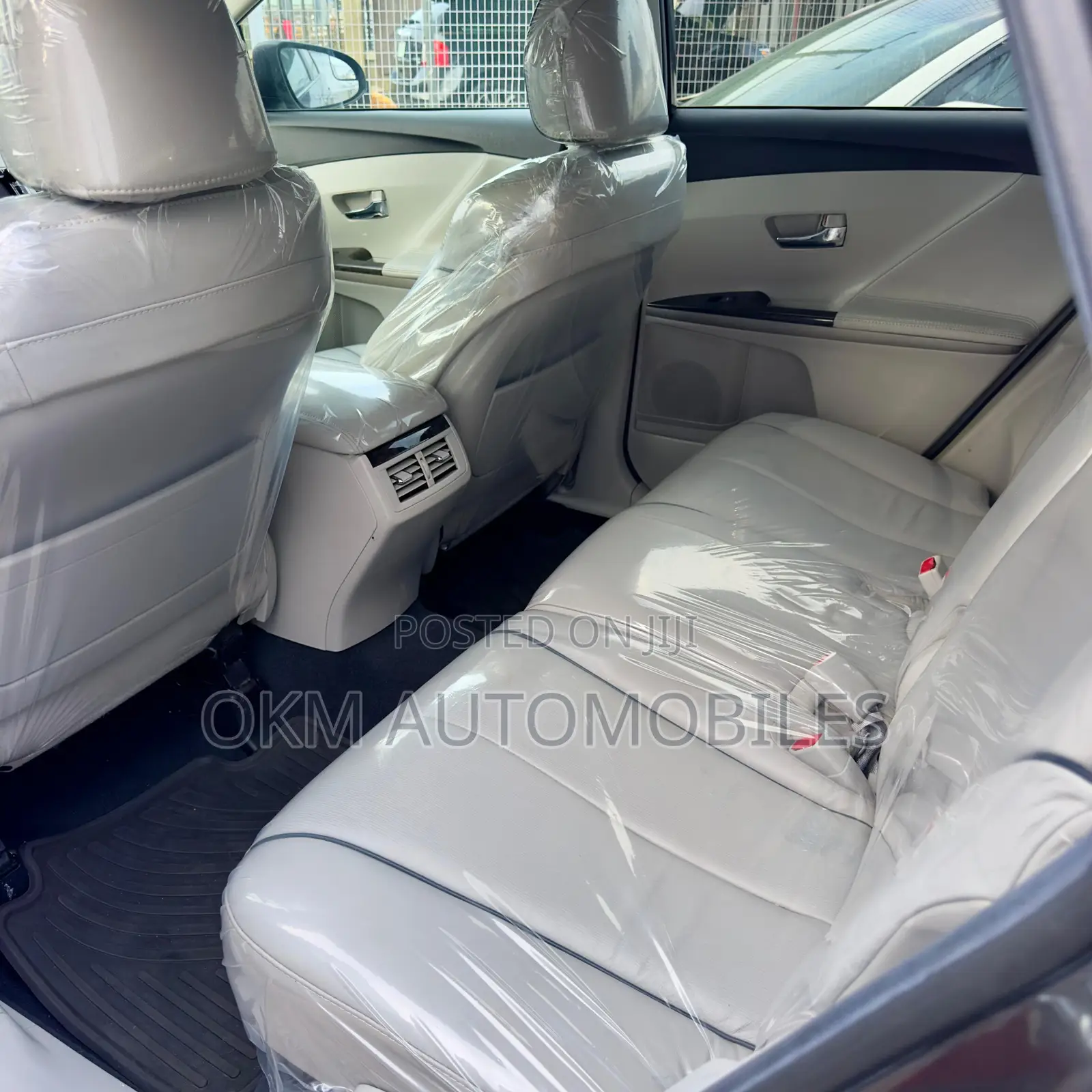 Toyota Venza XLE 4dr Wagon AWD (3.5L 6cyl 6A) 2014 Gray