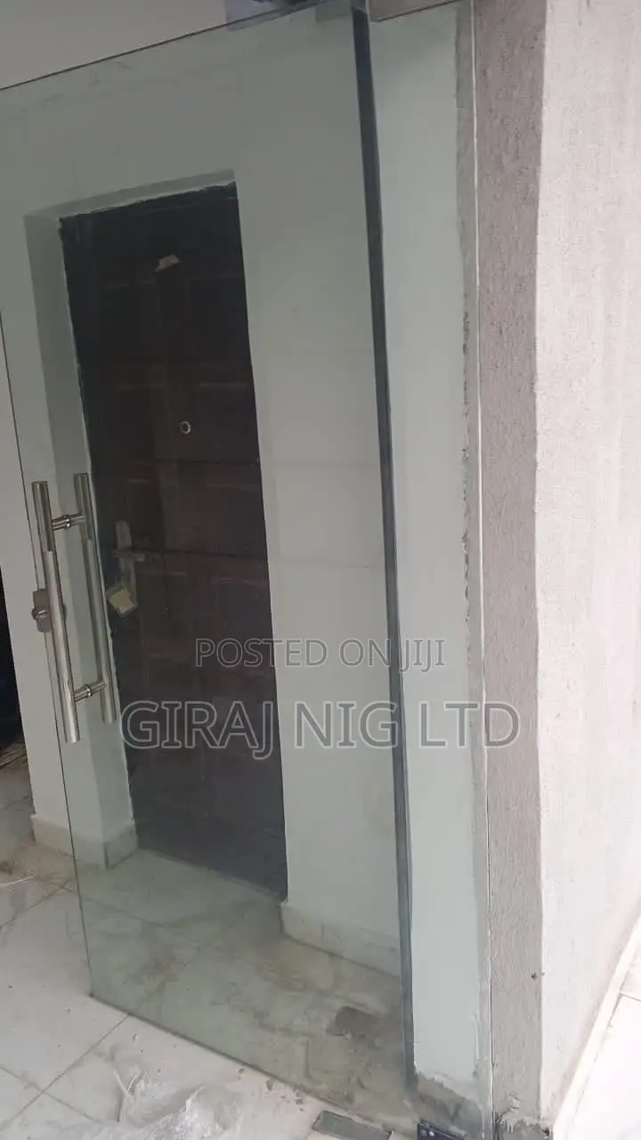Show Room Glass Door