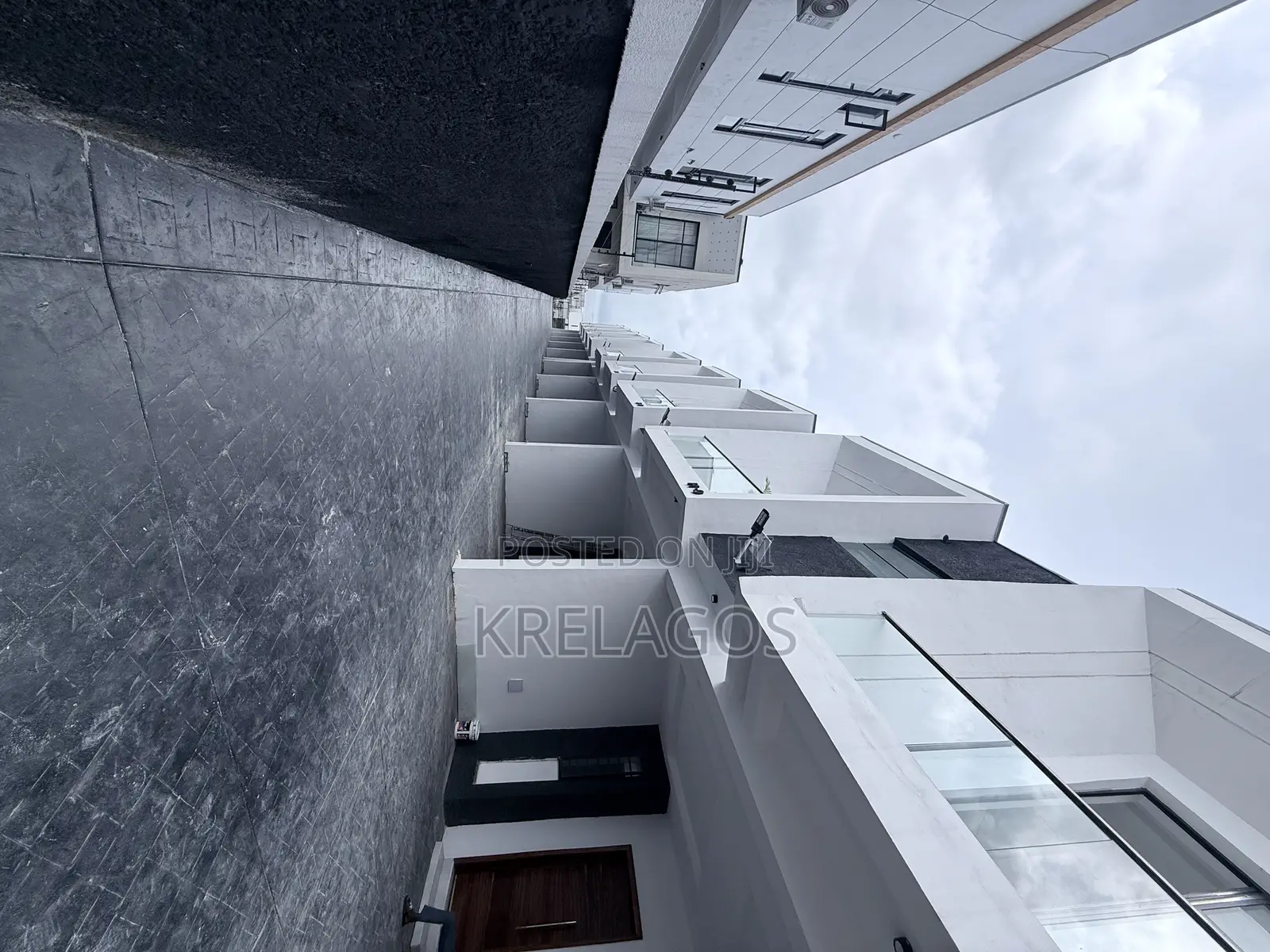 4bdrm Duplex in Ikota for sale
