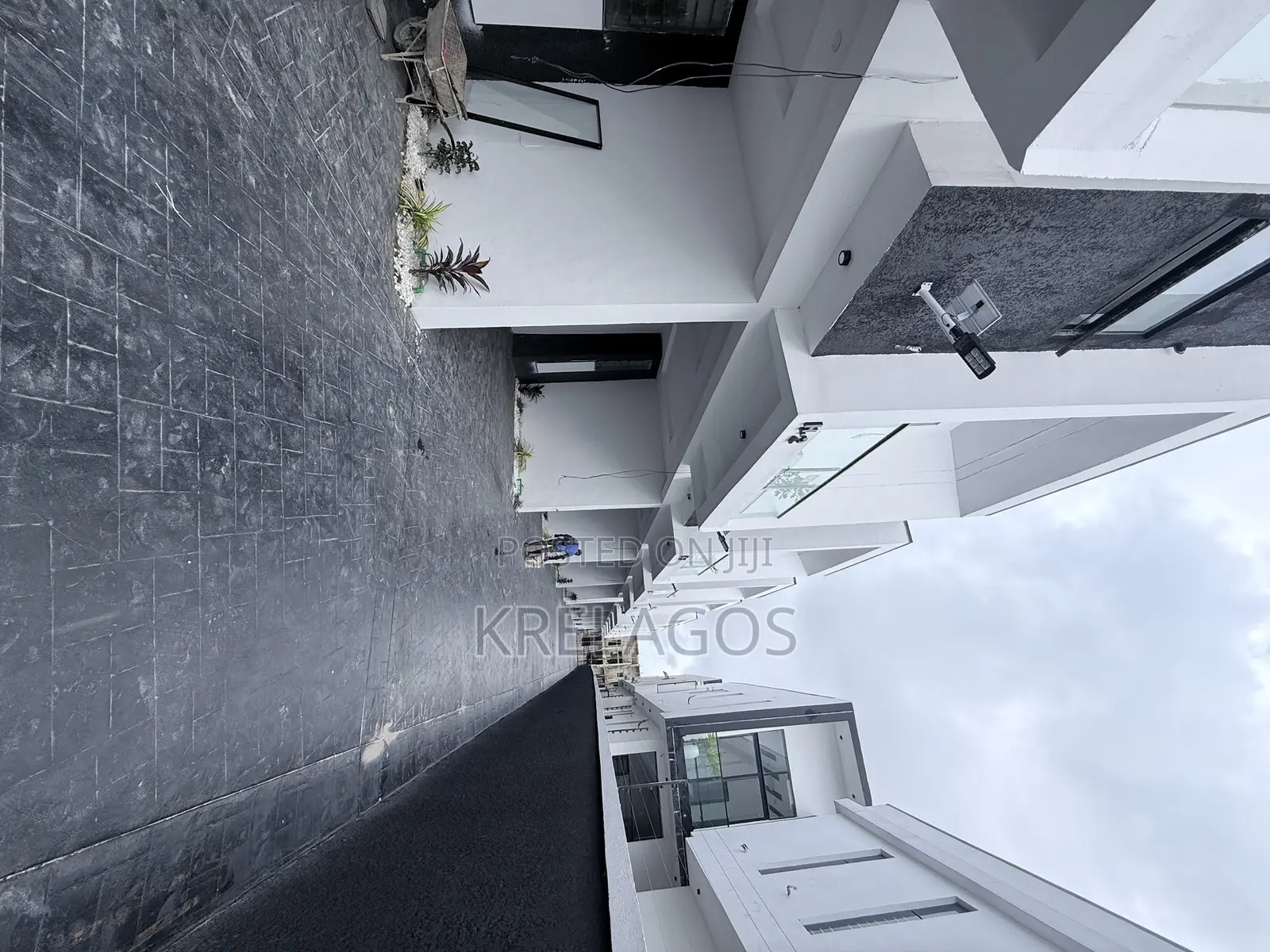 4bdrm Duplex in Ikota for sale