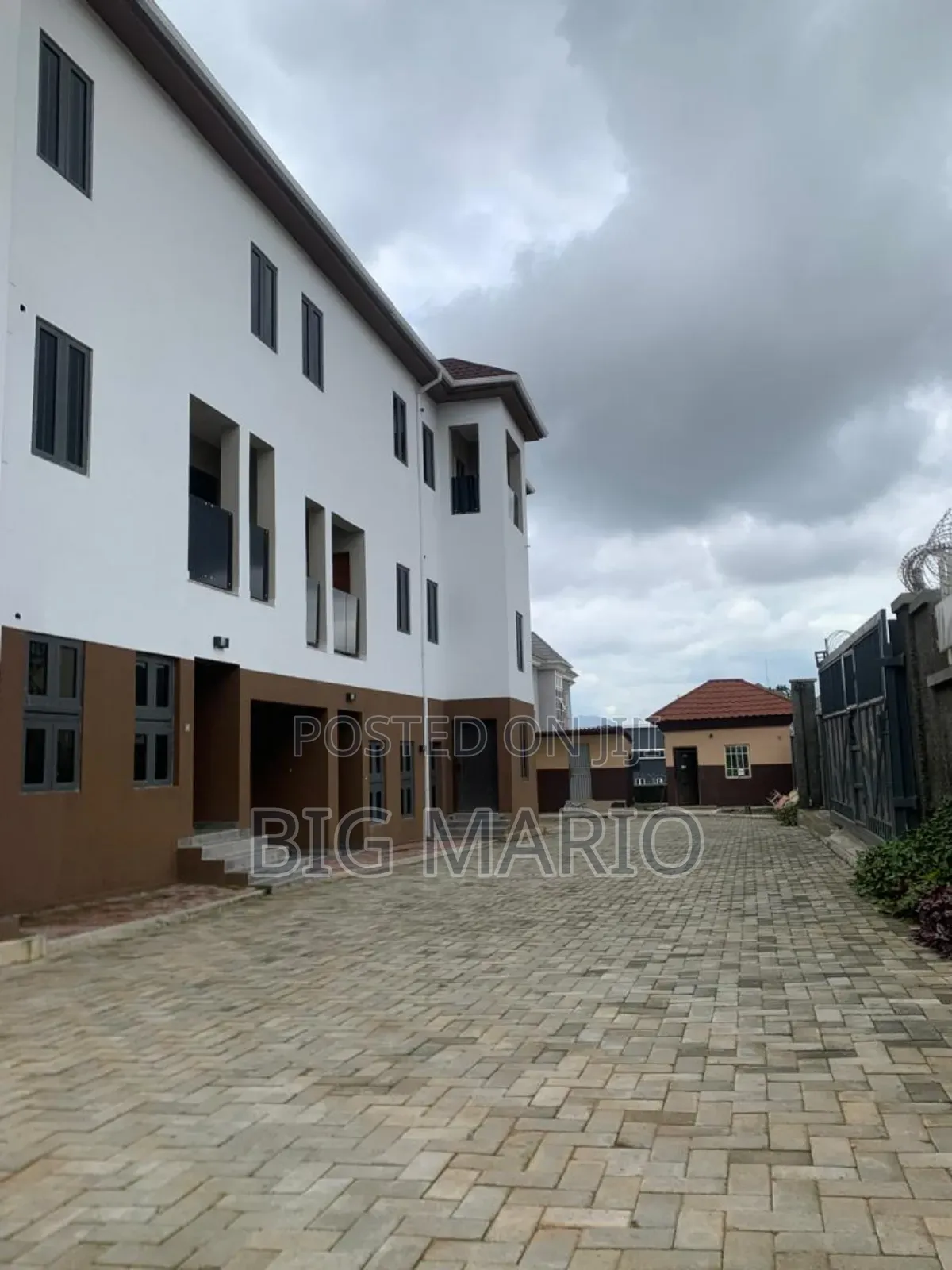 3bdrm Block of Flats in Prince Estate, Guzape District for rent