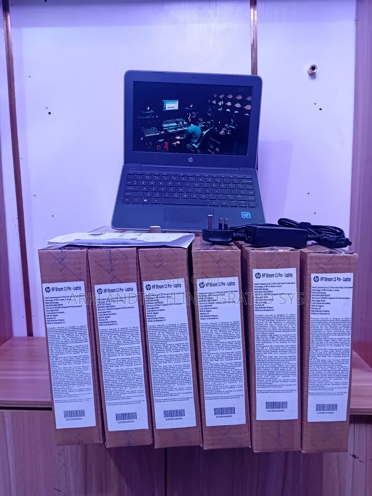 New Laptop HP Stream Notebook 4GB Intel Celeron SSD 40GB