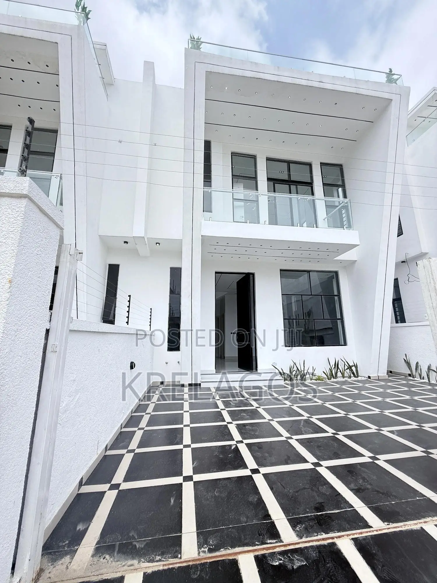 4bdrm Duplex in Ado / Ajah for sale