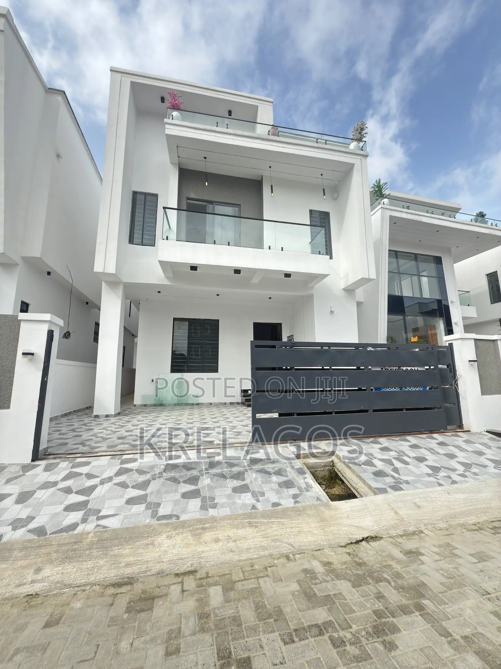 4bdrm Duplex in Ado / Ajah for sale