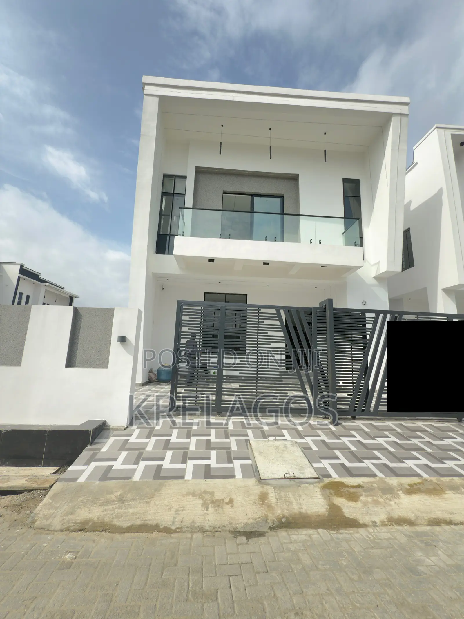 4bdrm Duplex in Ado / Ajah for sale