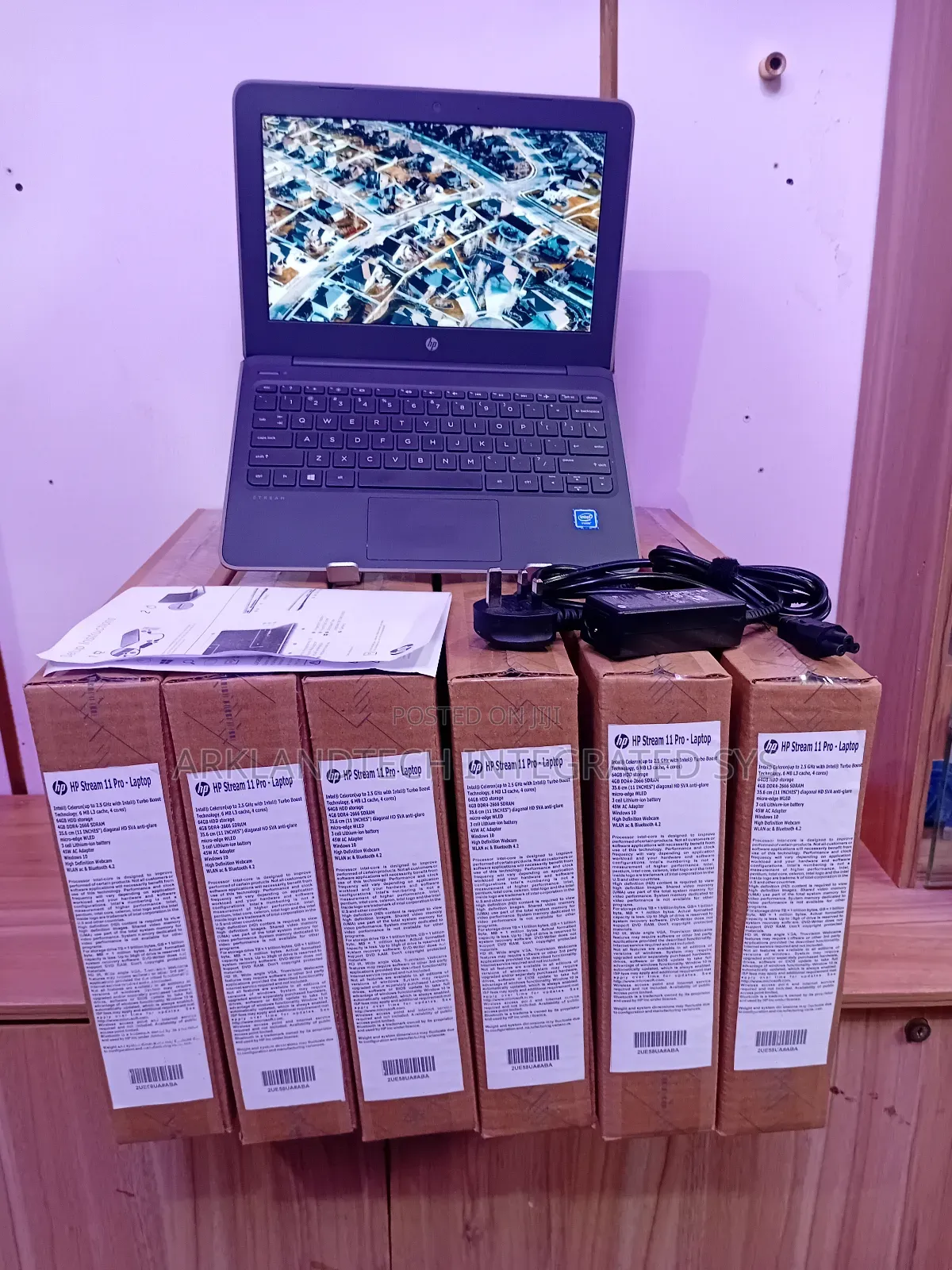 New Laptop HP Mini 311 4GB Intel Celeron SSD 40GB