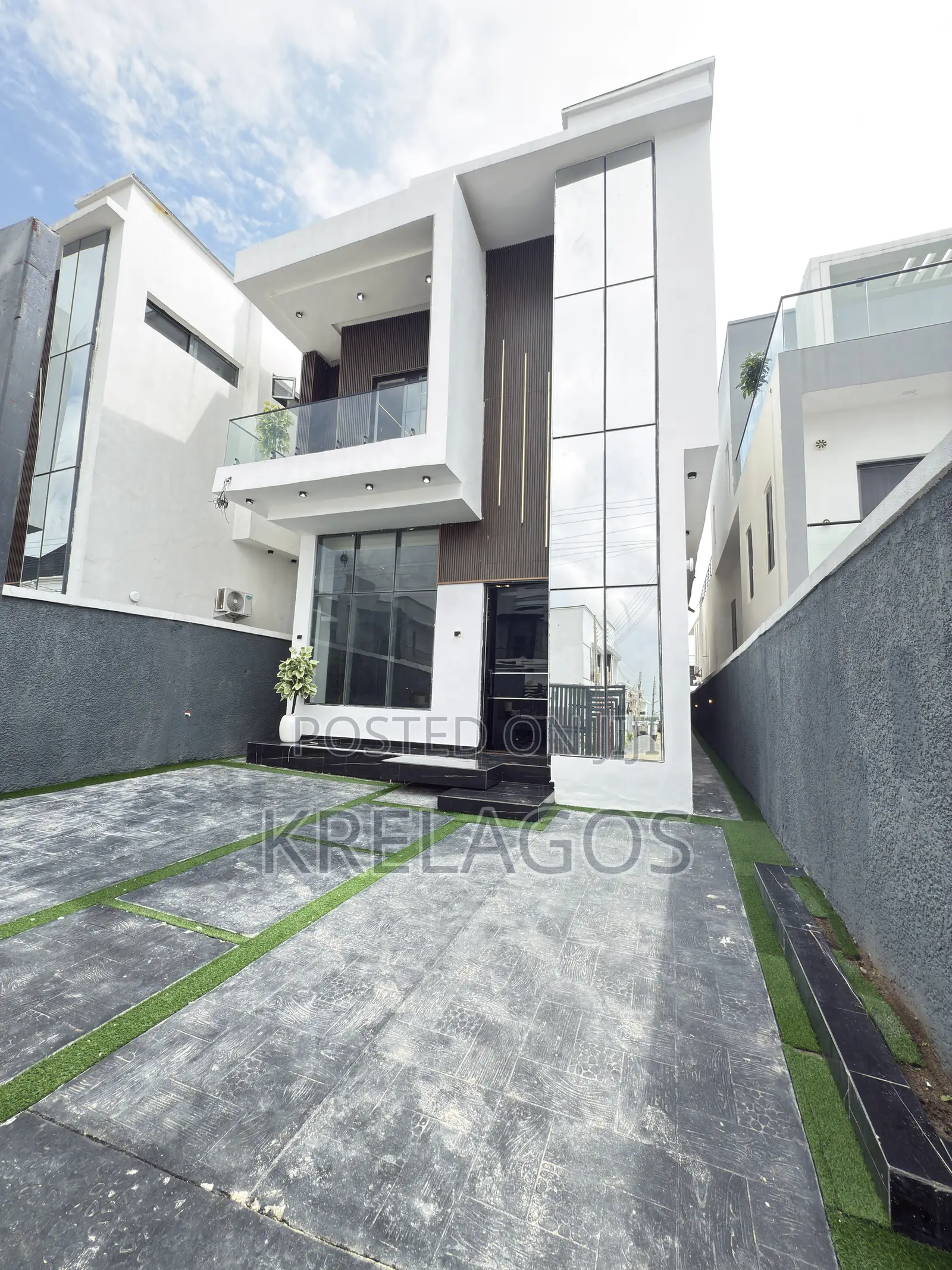 5bdrm Duplex in Ado / Ajah for sale