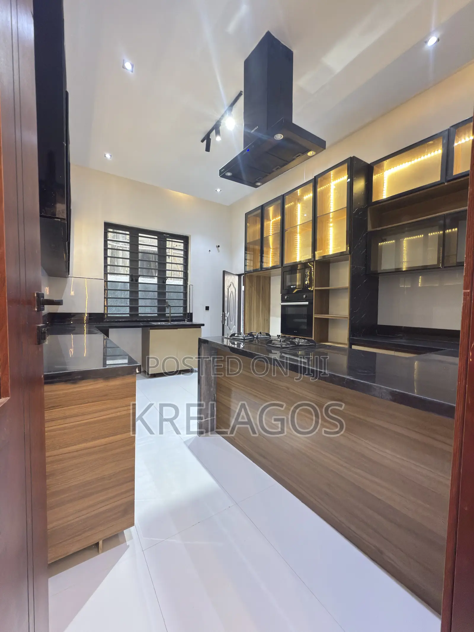 5bdrm Duplex in Ado / Ajah for sale