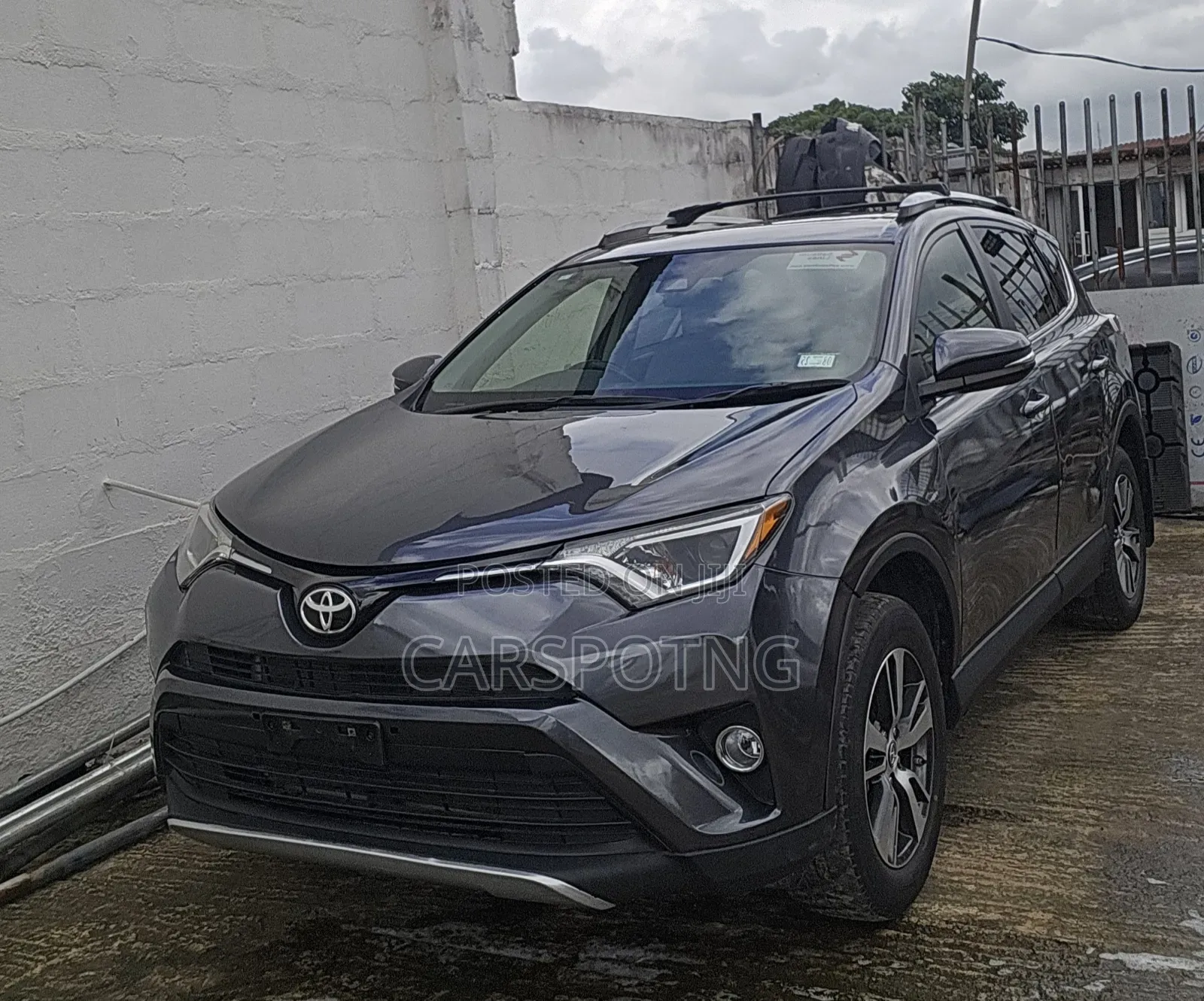 Toyota RAV4 XLE 4dr SUV AWD (2.5L 4cyl 6A) 2018 Gray