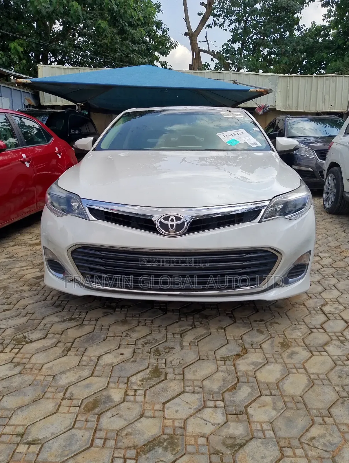 Toyota Avalon XLE Sedar FWD (3.5L 6cyl 6A) 2013 White