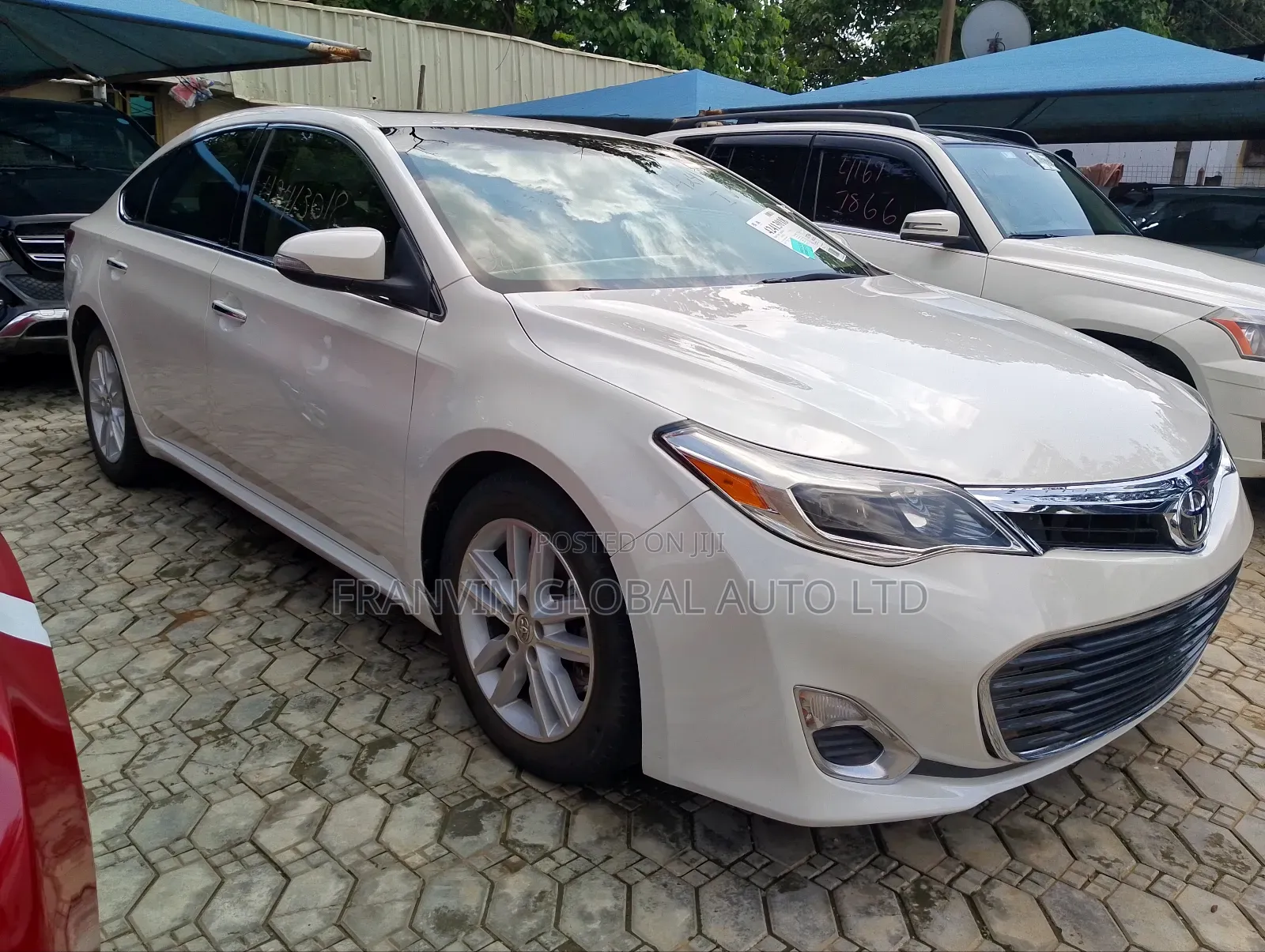 Toyota Avalon XLE Sedar FWD (3.5L 6cyl 6A) 2013 White