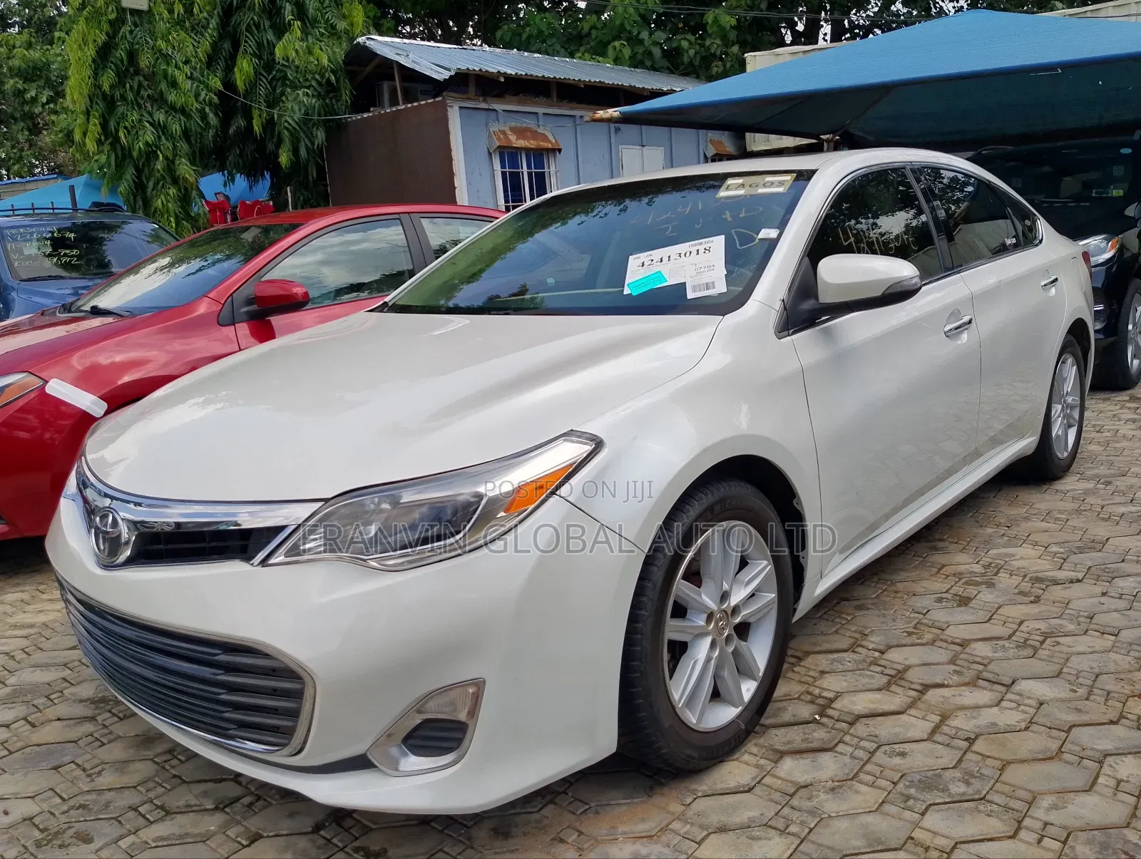 Toyota Avalon XLE Sedar FWD (3.5L 6cyl 6A) 2013 White