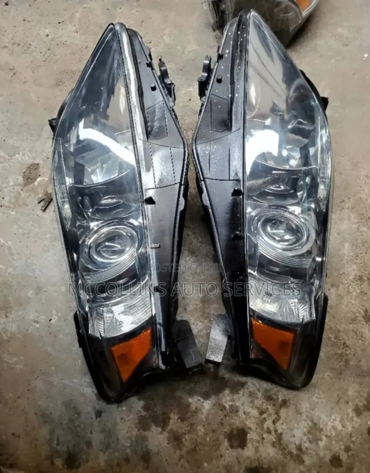 Clean Headlight for 2010 Rx350
