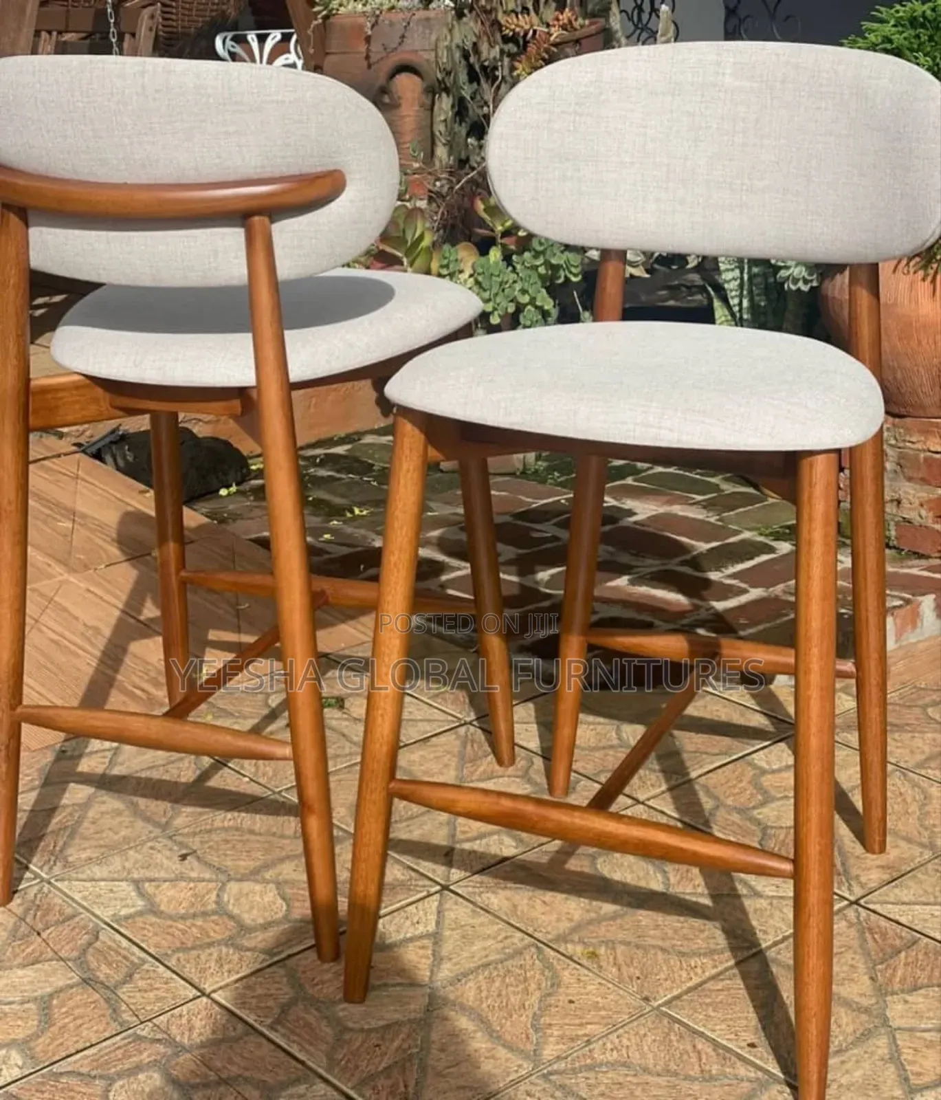 Asthenic Sturdy Bar Chair