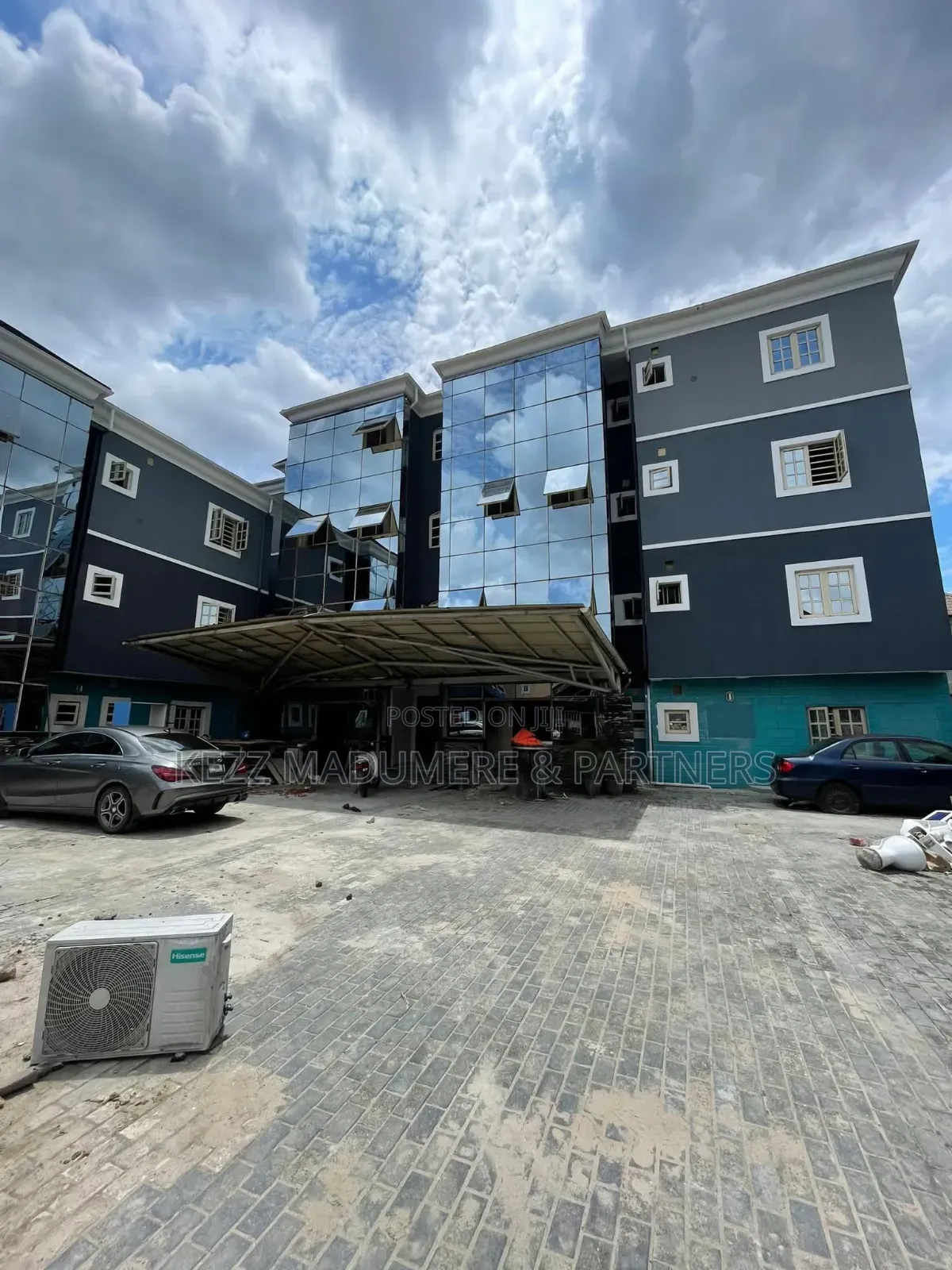 14bdrm Block of Flats in Orazi ,Off New Gra , for sale