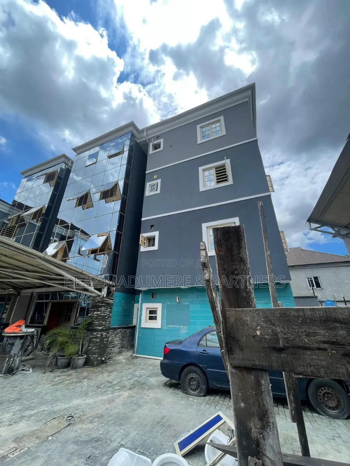 14bdrm Block of Flats in Orazi ,Off New Gra , for sale