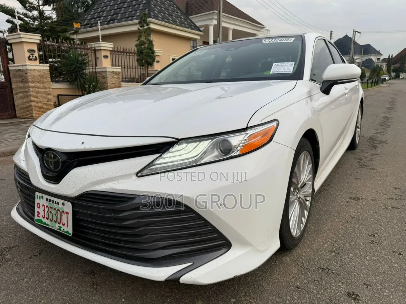 Toyota Camry XLE V6 FWD (3.5L 6cyl 8AM) 2018 White