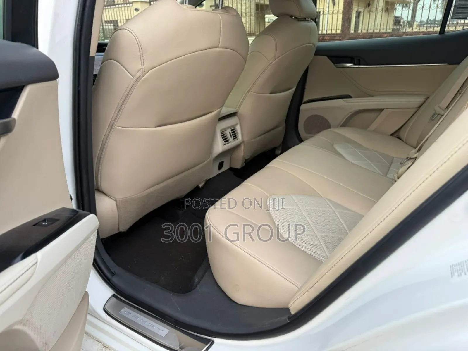Toyota Camry XLE V6 FWD (3.5L 6cyl 8AM) 2018 White