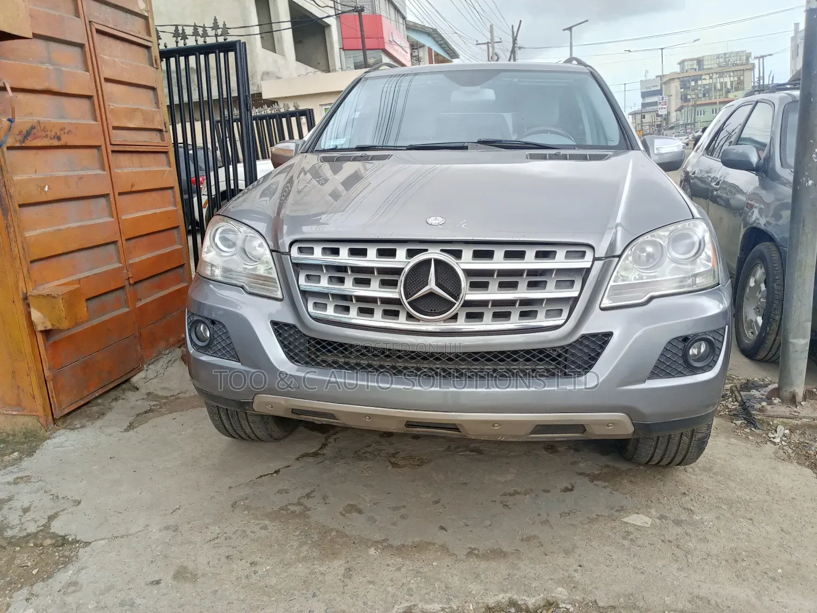 Mercedes-Benz M Class 2010 Silver