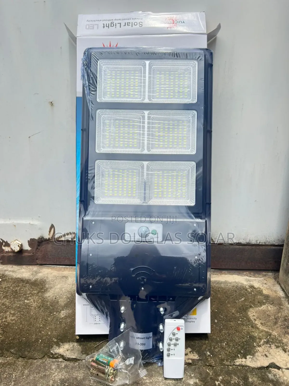 300w Yuxi Solar All in One Solar Street Light