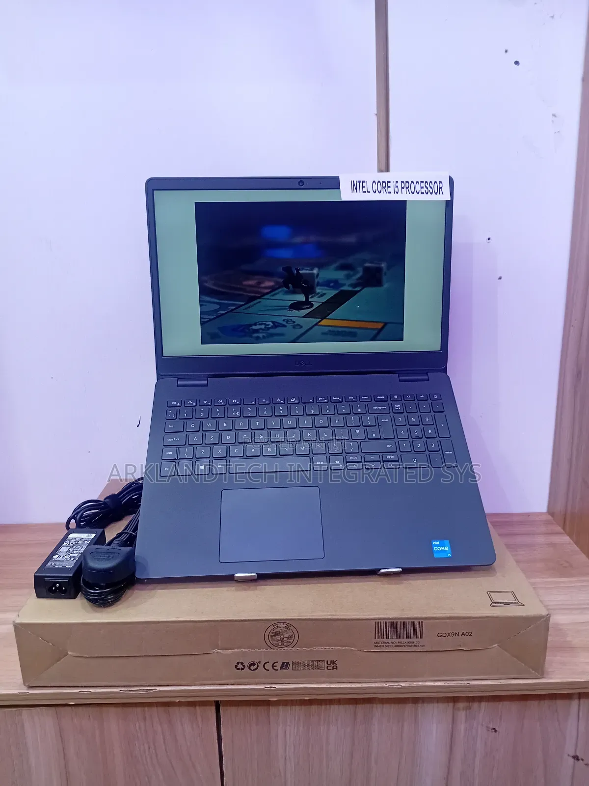New Laptop Dell Vostro 14 3459 8GB Intel Core i5 SSD 512GB